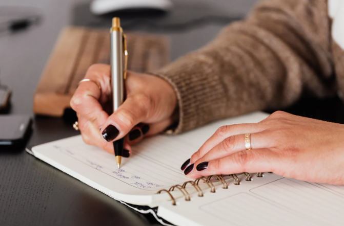 Prise de note dans un cahier